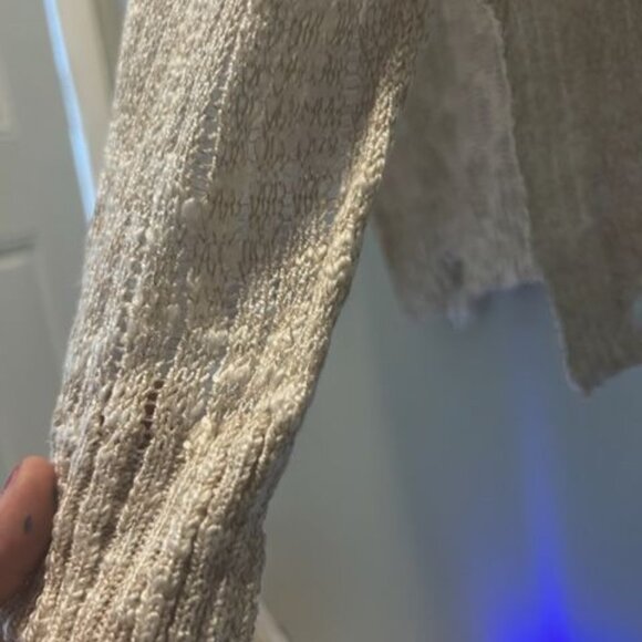 Davi & Dani Womens Distressed V-Neck Sweater Acrylic/Polyester Beige open knit - Picture 5 of 10